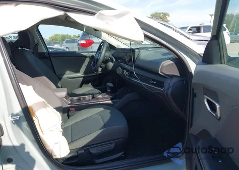 2025 Kia K4 Lxs из США, поврежденный, VIN 3KPFT4DE0SE114962